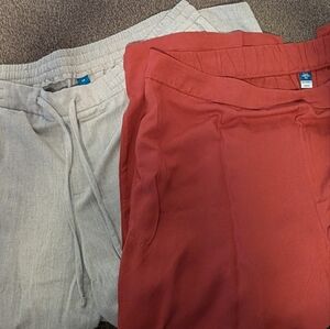 Old Navy Women's Pull-On Pants in Terracotta and Light Gray